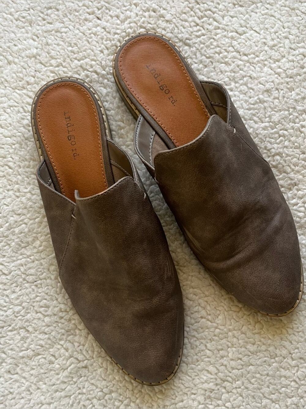 Indigo Rd Gray Brown Block Heel Mule Shoes Sz 9 Bohemian Casual Neutral